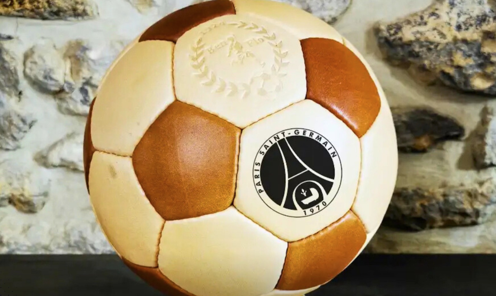 PSG : Des ballons de foot vintage à l'effigie du club à gagner