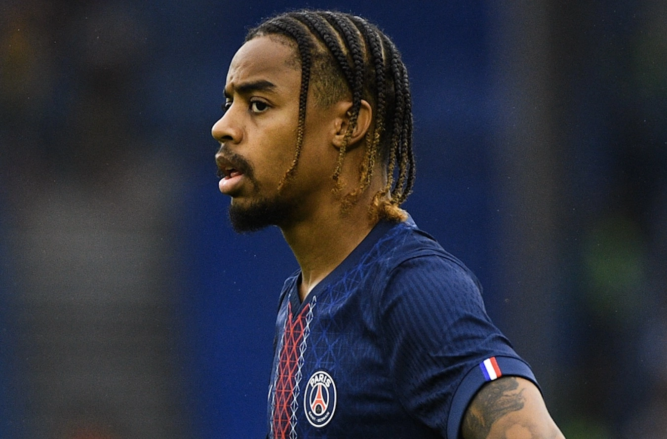 Liverpool PSG : Bradley Barcola apte ? Luis Enrique lâche un début réponse sur le retour de son attaquant