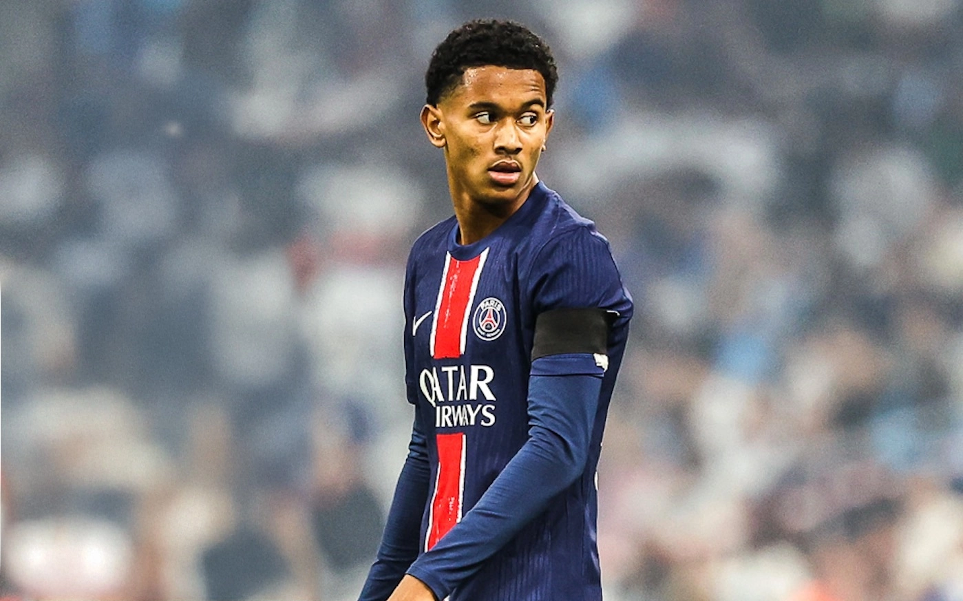 Mercato  PSG : Des gros clubs anglais foncent sur Senny Mayulu !