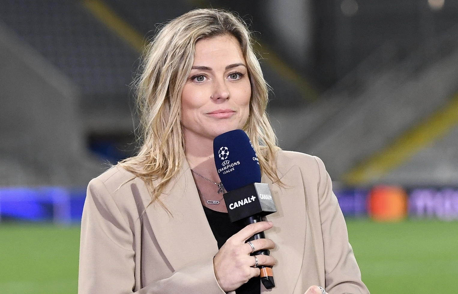 PSG : Laure Boulleau tire la sonnette d'alarme après le départ de Bradley Barcola