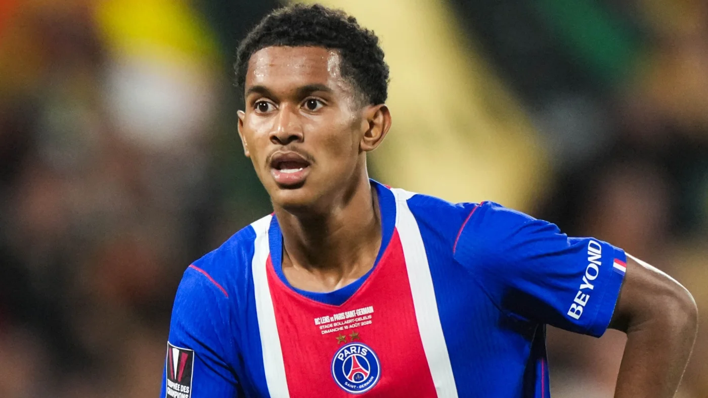 PSG Lyon : Le retour de Senny Mayulu chaleureusement salué par Pierre Ménès