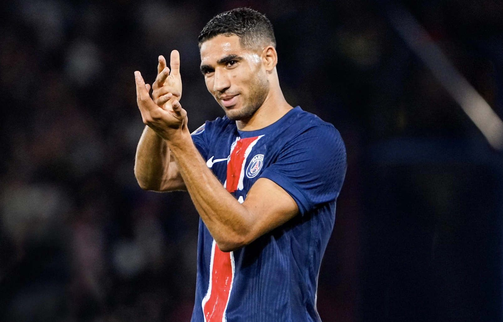 PSG Lyon : Les provocations d'Endrick devant les supporters parisiens sévèrement taclées par Achraf Hakimi (Vidéo)