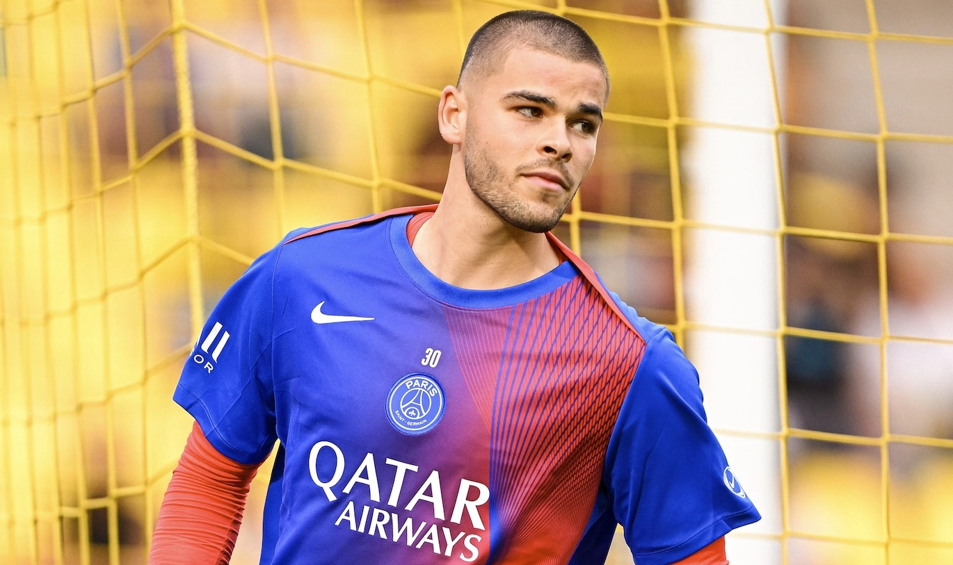 PSG : Lucas Chevalier soutenu par un grand gardien français