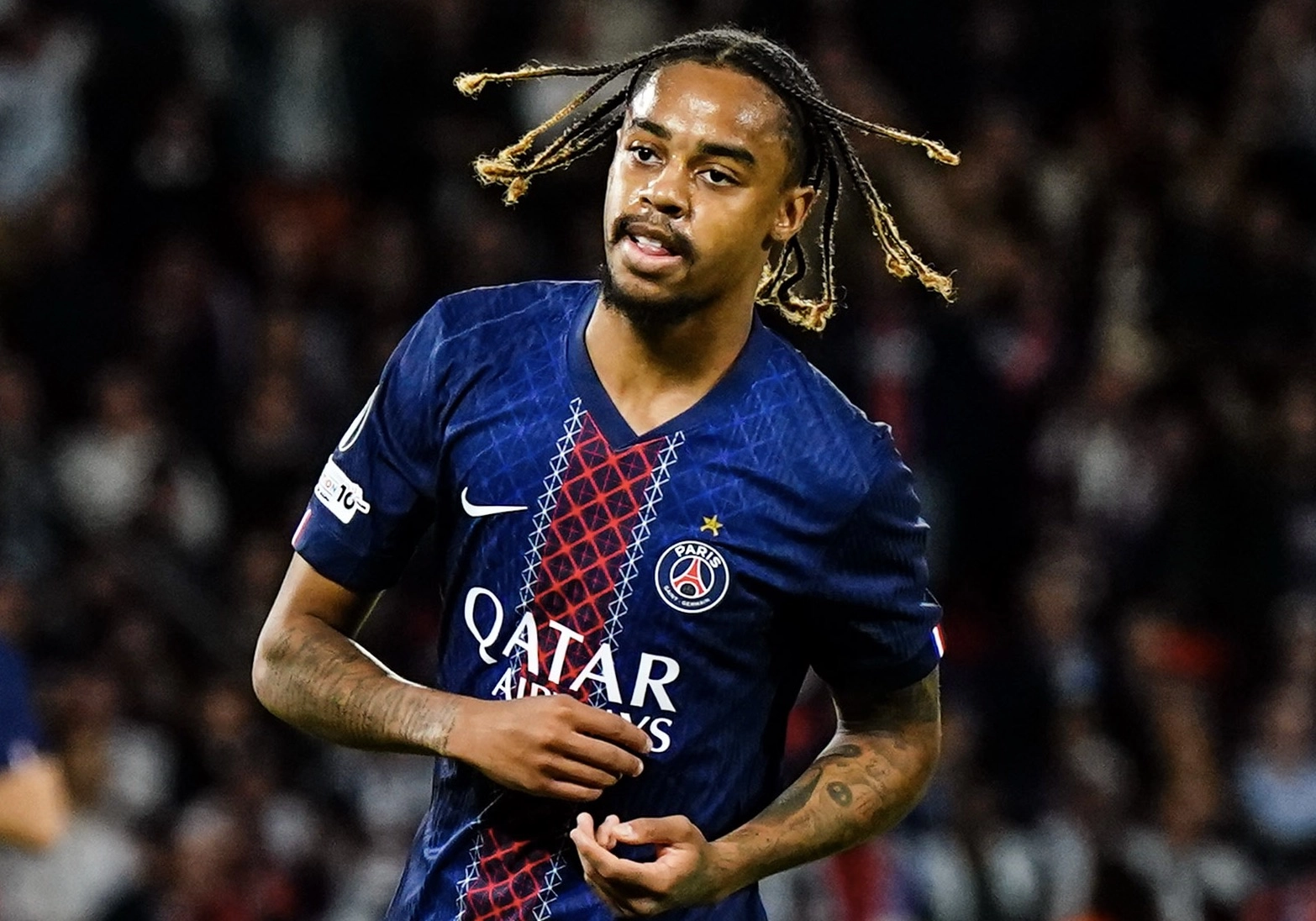 Mercato  PSG : Nasser Al-Khelaifi répond aux rumeurs de transfert concernant Bradley Barcola