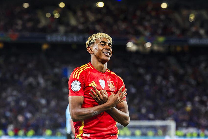 Barcelone PSG : Quand Hansi Flick tempère la hipe Lamine Yamal