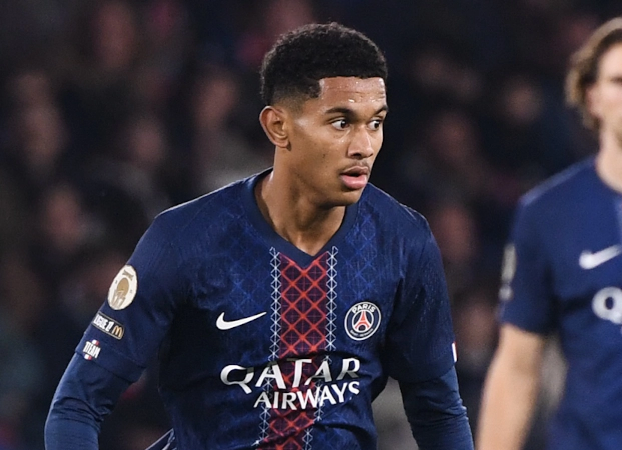 Auxerre PSG : Quand Senny Mayulu dévoile les consignes que lui donne Luis Enrique sur le terrain