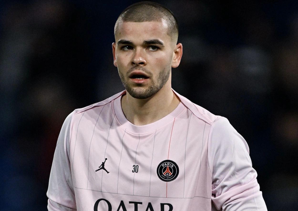 Mercato  PSG : Un départ inéluctable pour Lucas Chevalier ?