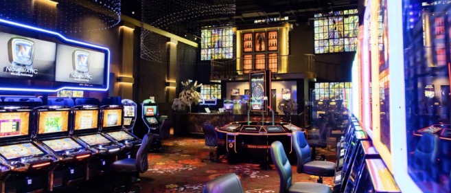salle des machines à sous des casinos terrestres